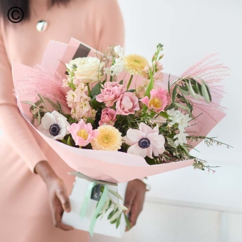 Lovely Trending Spring Bouquet Without Lilies